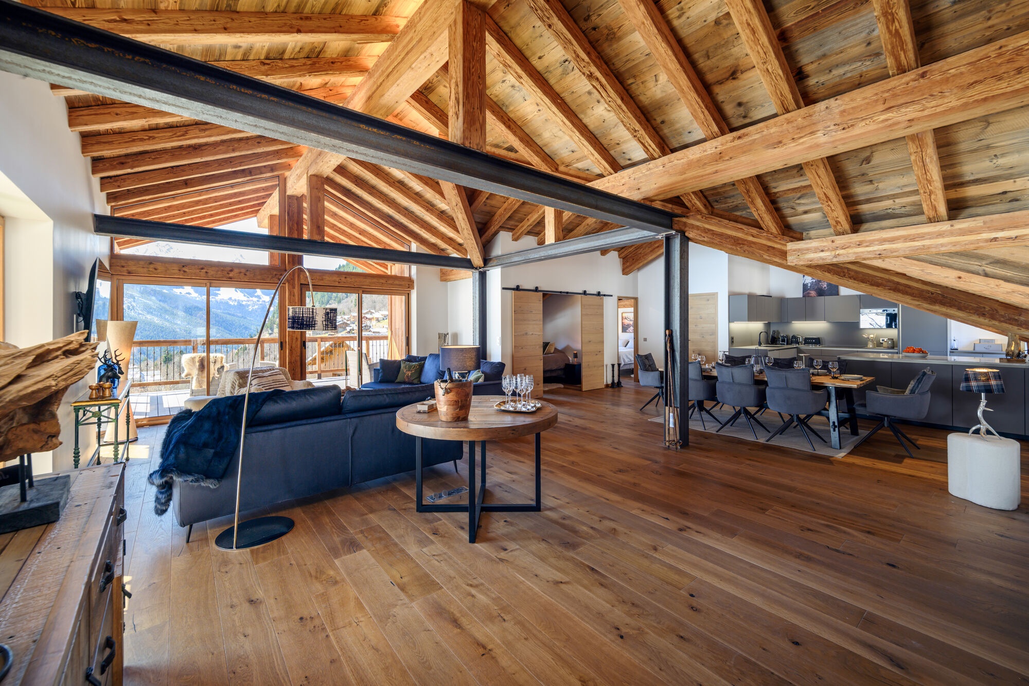 Chalet Les Champs — Living & Dining 3